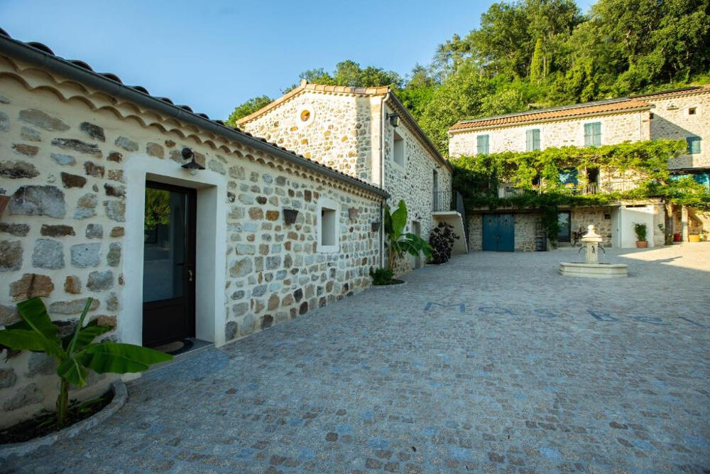 07 Rosières Entre Aubenas et Alès - Superbe Domaine en pierres apparentes de 600 m2 5 gîtes Piscine