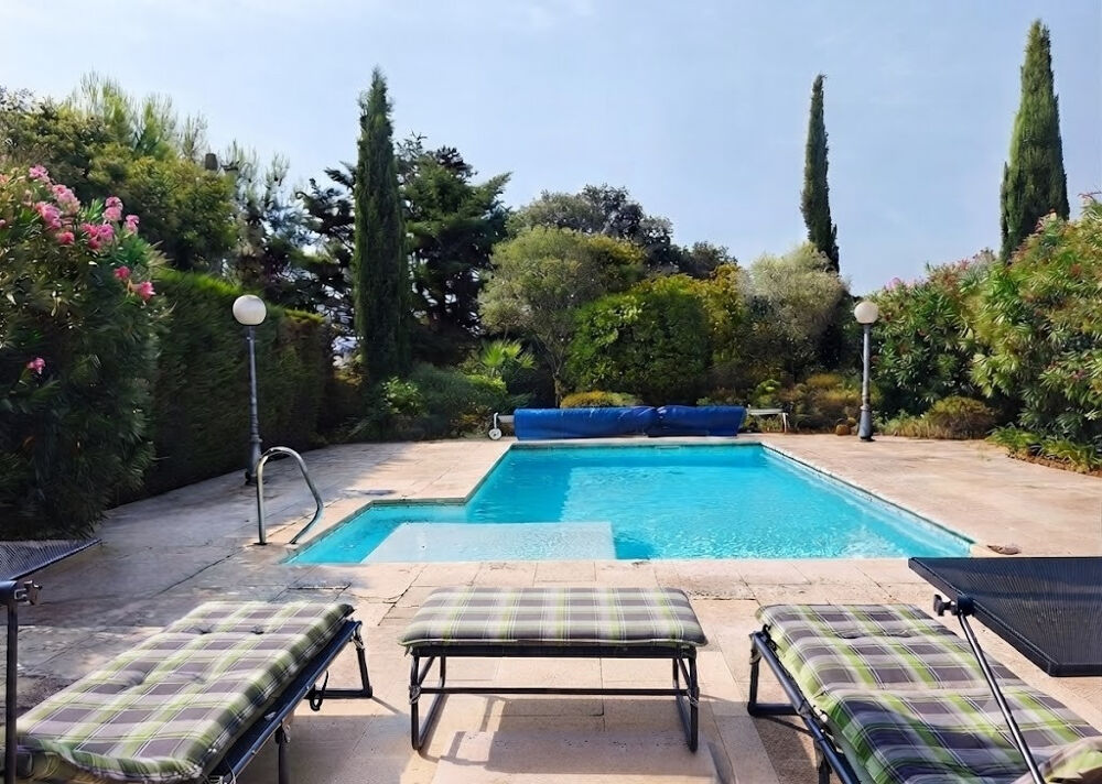 DPT (30) ARAMON A VENDRE PROPRIETE JARDIN ET PISCINE