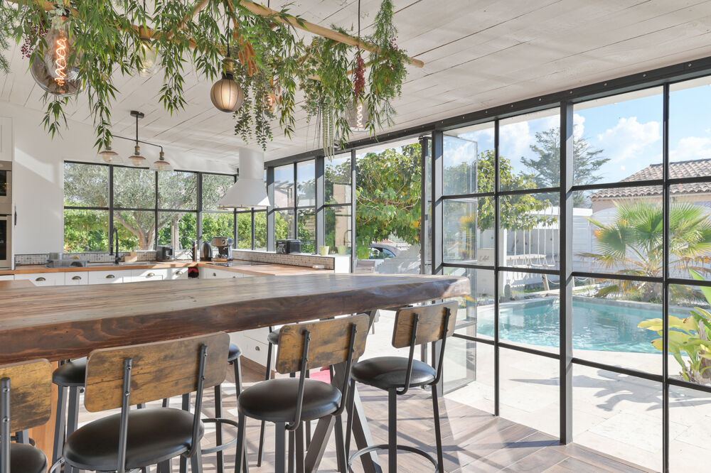 Dept 84 - À vendre à Apt - ravissante et lumineuse maison entièrement rénovée 127 m2 sur 1 000 m2 avec piscine