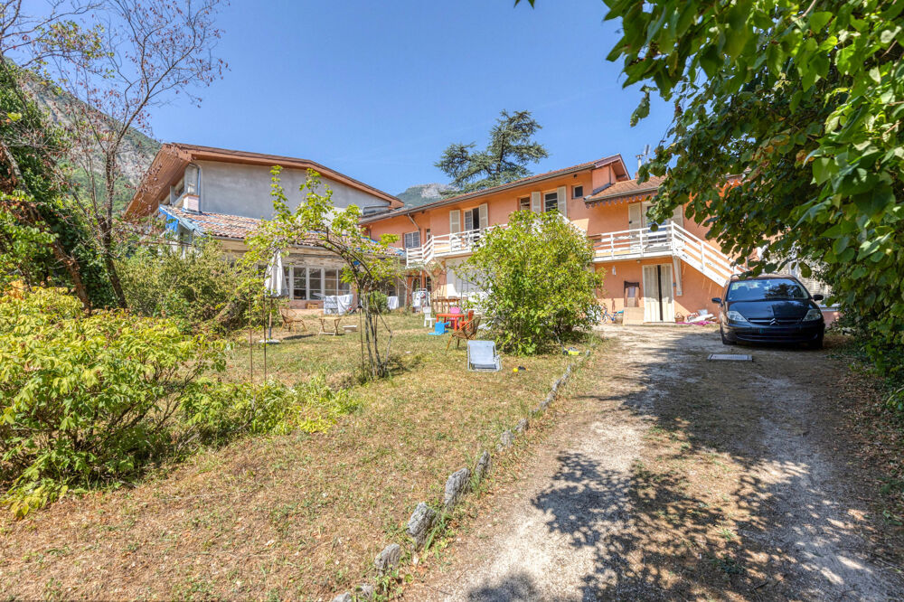 Maison 9 pièces 220 m² · à La Tronche · 220 m² · 718 000 €