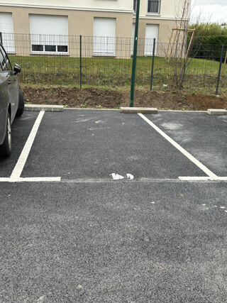  Parking / Garage à louer 