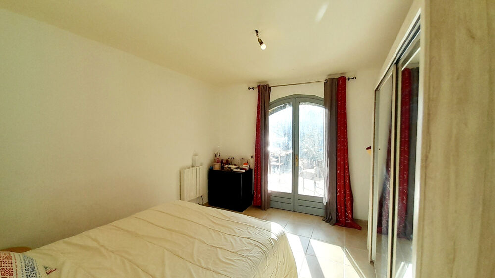 DEPT 13 - Orgon - maison doublée en pierre 4 chambres avec garage sur 4 880 m2