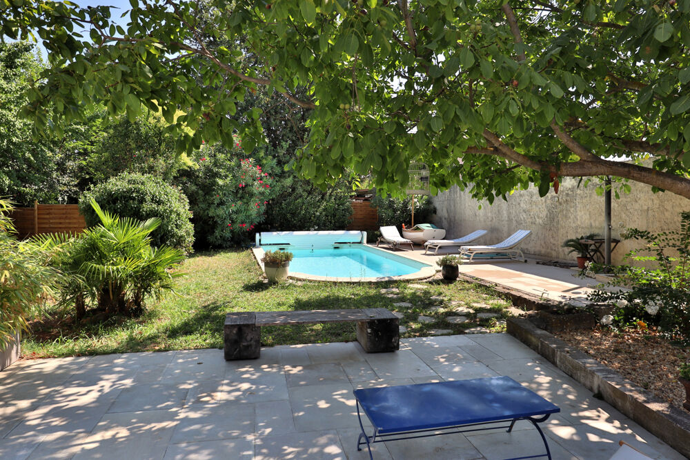 Dept 13 - Noves - Très beau mas de village avec piscine et dépendances
