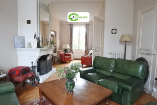  Maison à vendre 10 pièces 225 m²