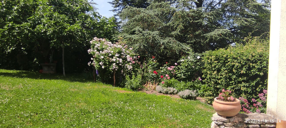 Ensemble immobilier en très bon état comprenant deux maisons d'habitations de 115m2 et 52m2 habitable sur 5405