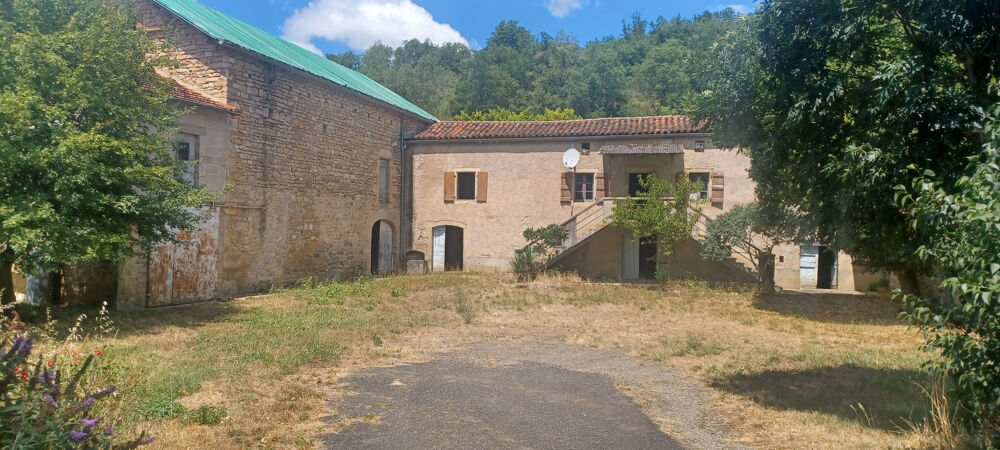 Vente Ferme Corps de ferme à pierre à rénover sur 3435m2 de terrain Varen