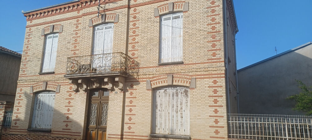 Vente Maison A Negrepelisse,en plein centre ville, proche toutes commodités, Ancienne maison de Maitre en BON ETAT de 216m2 Negrepelisse