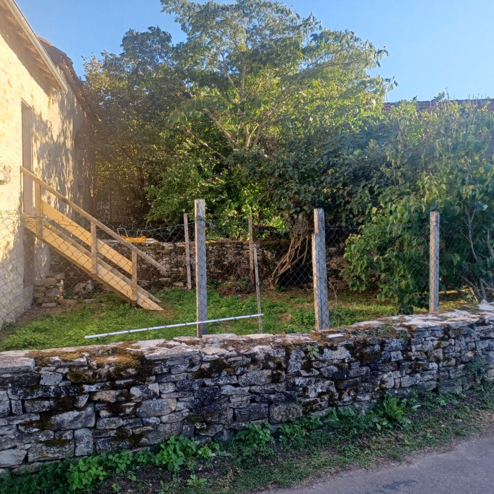 Vente Maison Maison de village typiquement Quercynoise T2 en TBE à 5km de Caylus Saillac