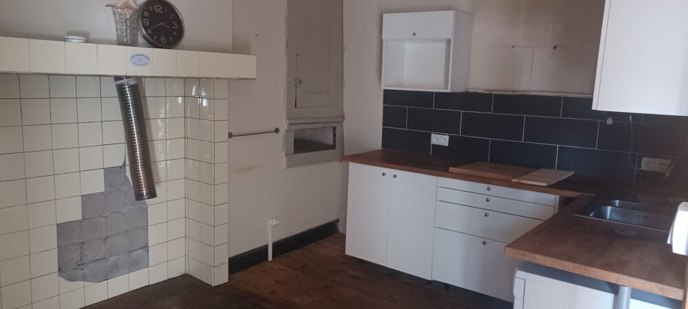 Vente Maison Maison de village en pierre à rénover sur deux niveaux sur 272m2 de terrain Varen