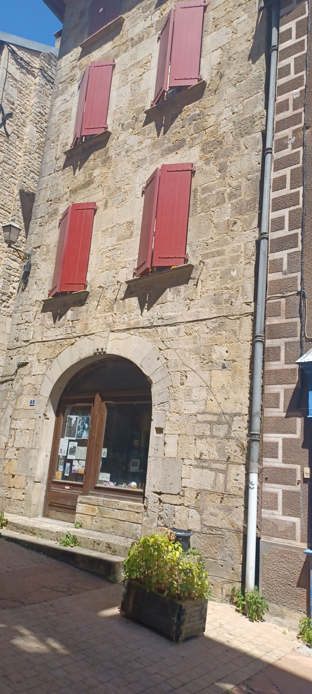 Vente Immeuble Immeuble de caractère A RENOVER (toiture refaite) à usage mixte en pierre à Caylus Caylus