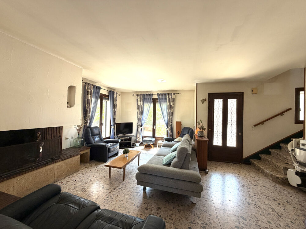 Vente Maison CABESTANY -  Proche Médipôle -  VILLA  FAMILIALE SUR 3 FACES AVEC JARDIN ET GARAGE Cabestany
