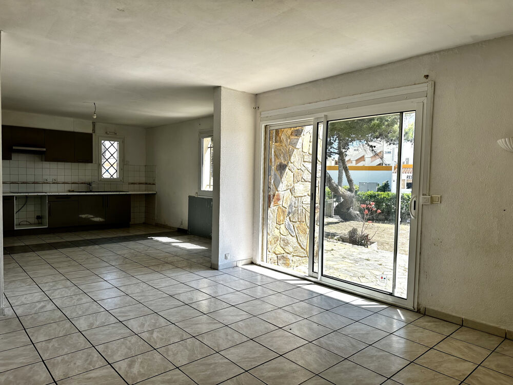 Vente Maison Vente Villa 3 faces, t5 plain pied, 2em ligne mer, 66420 Le Barcares. Le barcares