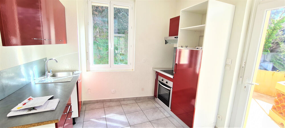 Location Appartement DUPLEX - TERRASSE - FACILITE DE STATIONNEMENT - 2EME ETAGE Arles sur tech