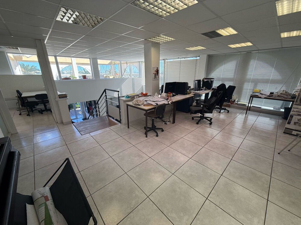   Bureaux avec emplacement de choix sur le port de Canet-en-Roussillon Canet en roussillon