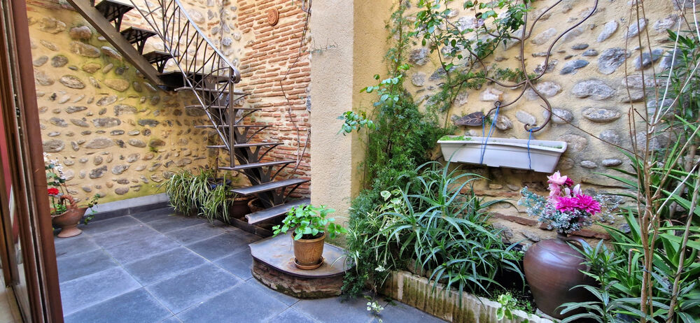 Exclusivité Ille Sur Têt - Coup de Coeur pour cette Superbe rénovation Atypique de 142 m2 avec patio et Terras
