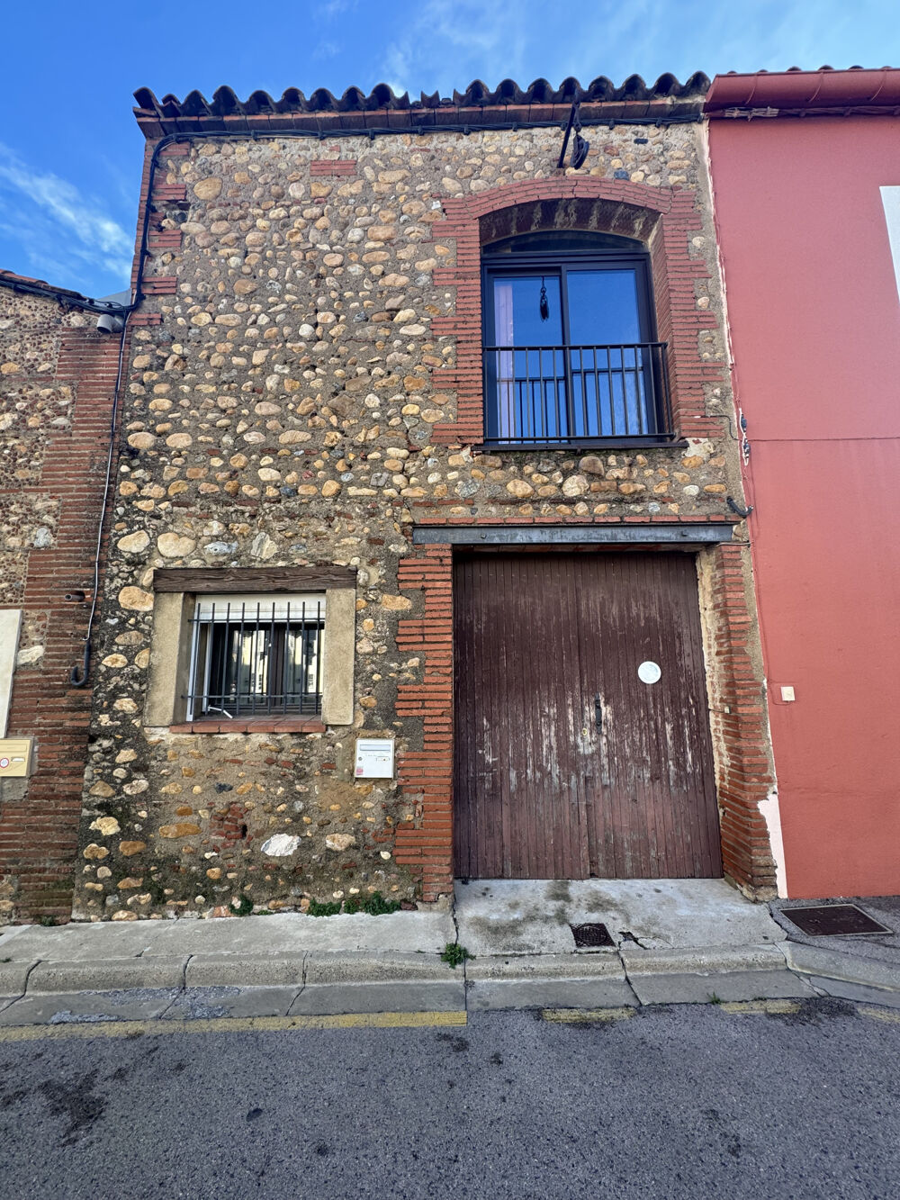 Grange rénovée avec garage et beaux volumes Coeur de village