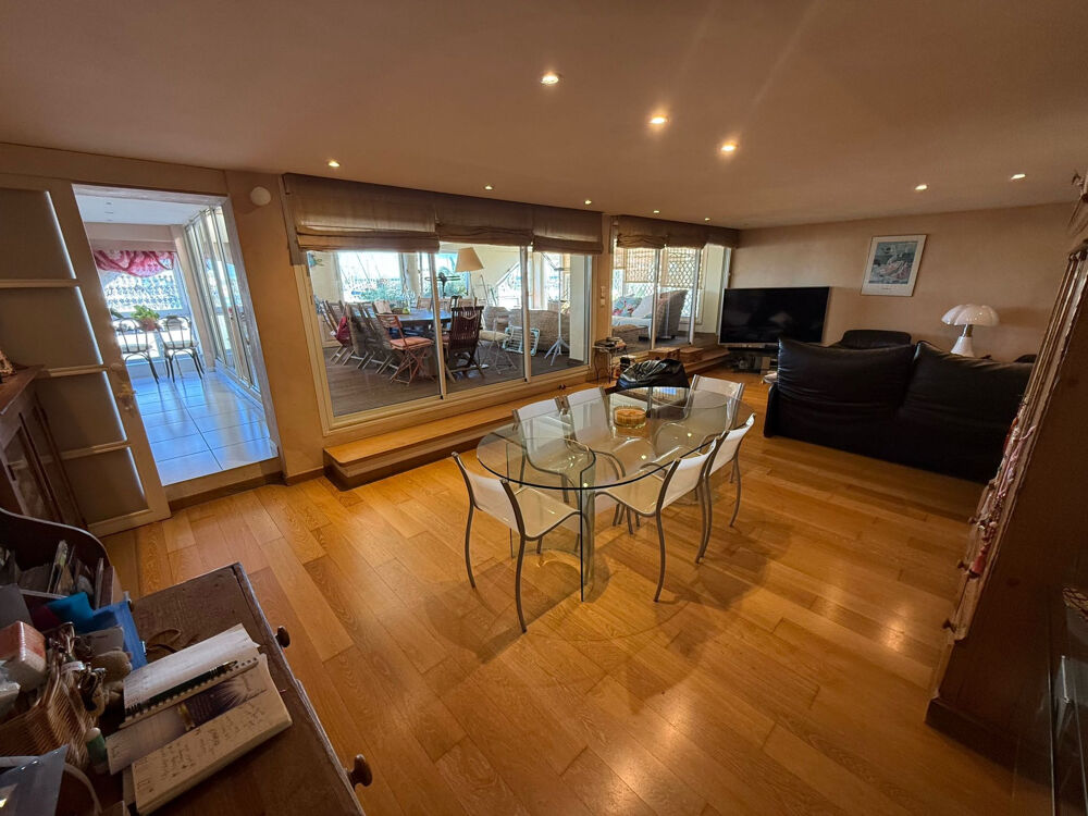 Lot de 3 appartements sur le port de Canet Plage