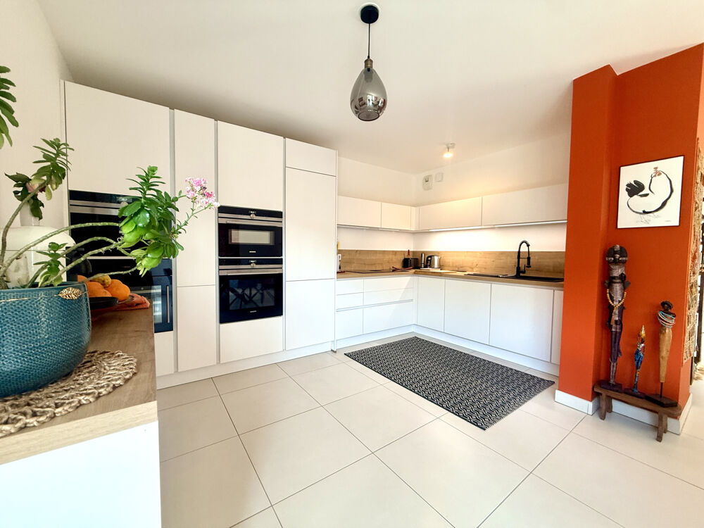 Vente appartement 113m2 avec 2 terrasses et aux vues panoramiques, garage fermé + place de parking, 66180 Vil