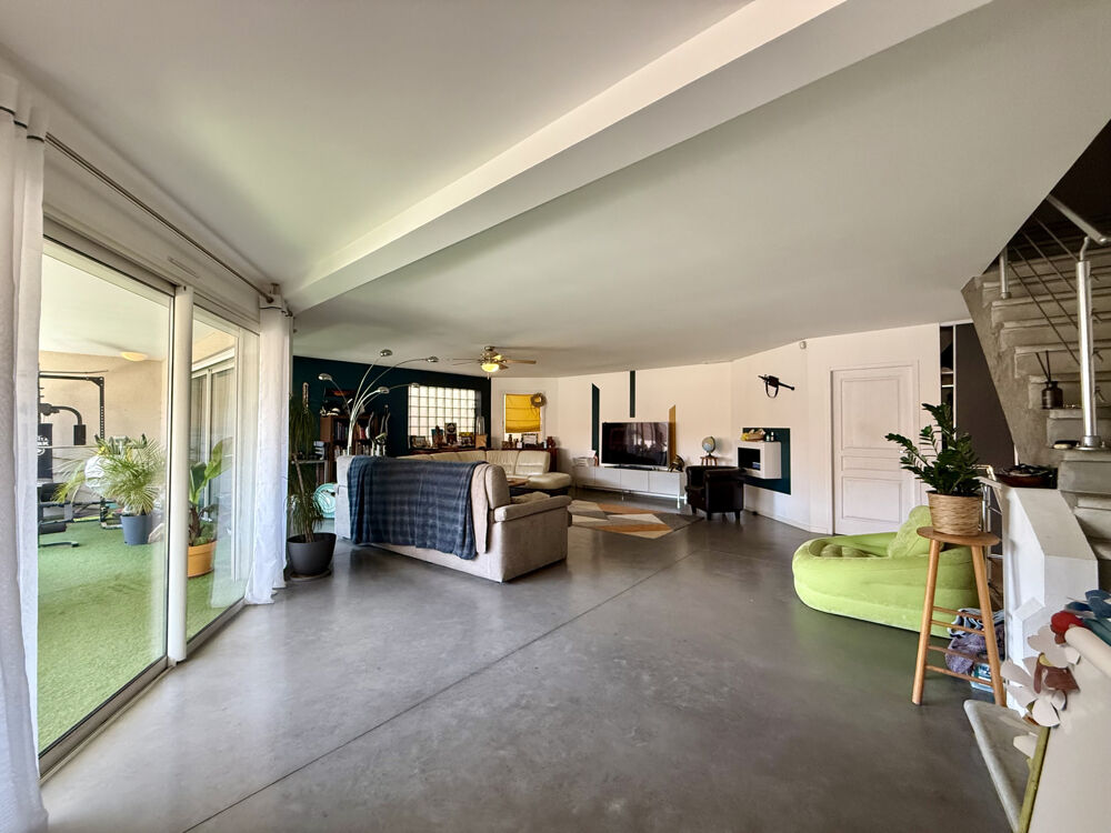 Vente appartement Duplex T5 terrasses, garage et places de parking,66180 Villeneuve de la Raho.