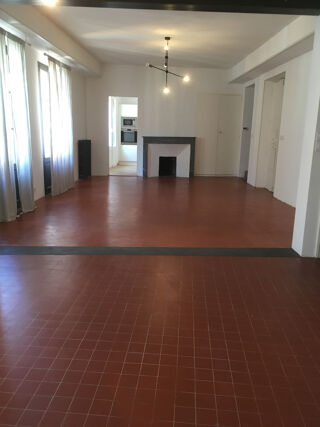  Appartement � louer 4 pi�ces 145 m�