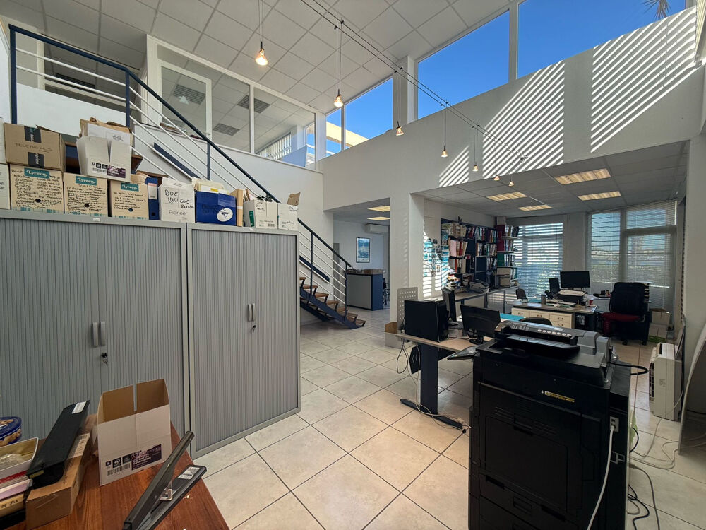   Bureaux avec emplacement de choix sur le port de Canet-en-Roussillon 