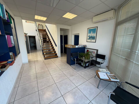   Bureaux avec emplacement de choix sur le port de Canet-en-Roussillon 