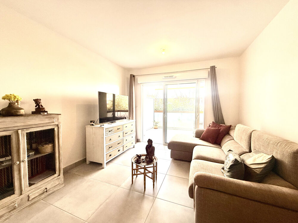 Appartement T3 avec terrasse et parking, 66180 Villeneuve de la raho.
