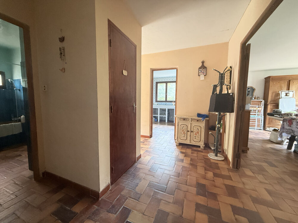 Villa 3 faces de type T6 plus bureau et sous sol, 66230 Prats-de-mollo-la-preste.
