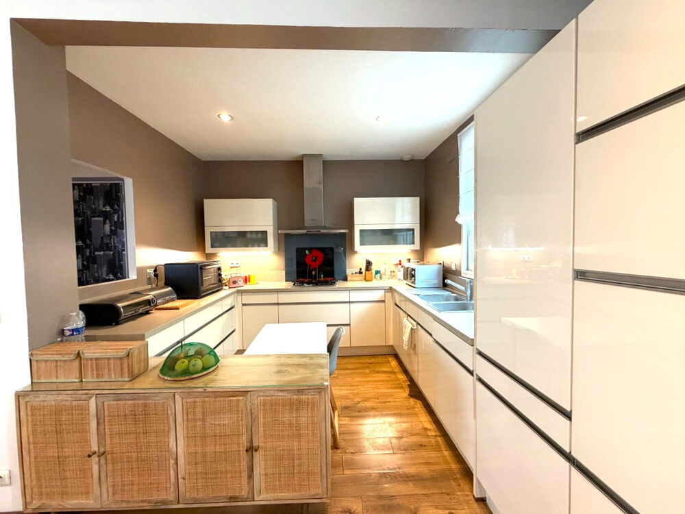 Vente Maison Villa entièrement rénovée T6 avec Parking et cours aménagée secteur Palmarole 66000 Perpignan Perpignan