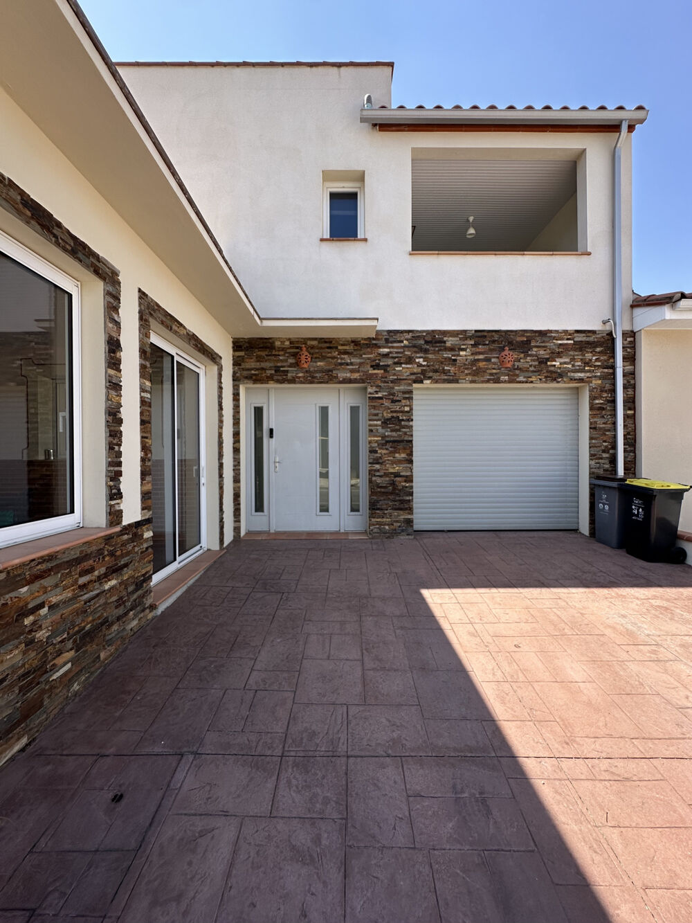 Maison 3 chambres, garage, sous-sol, terrasses