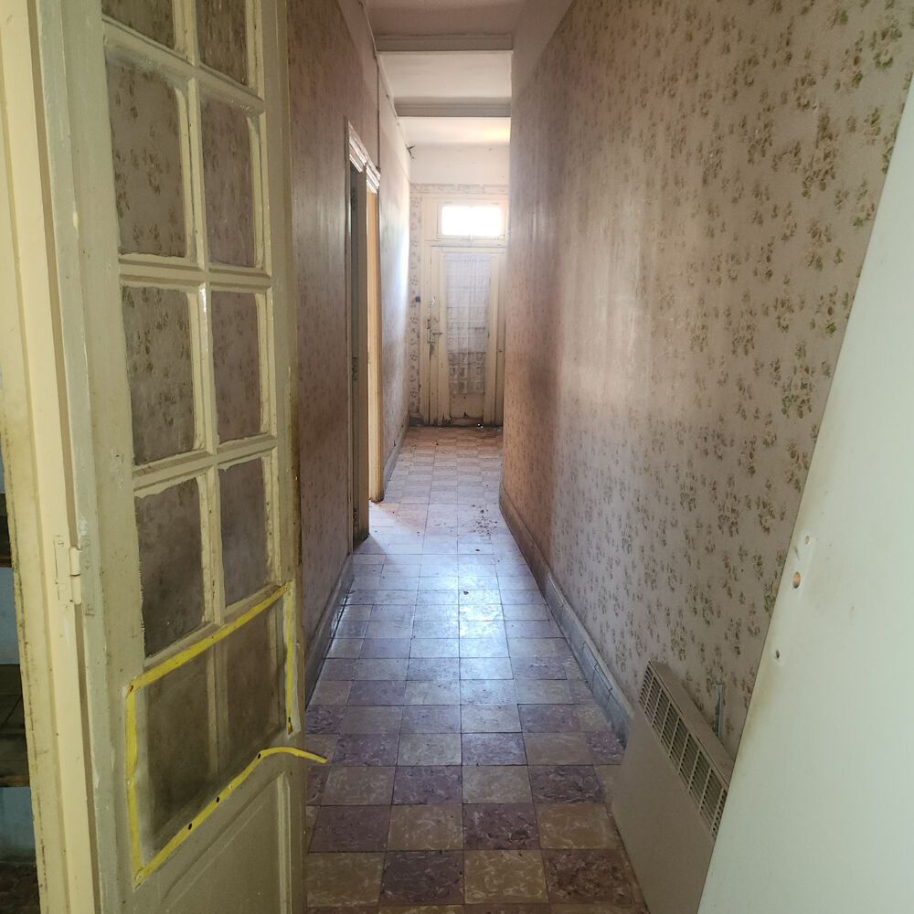 Appartement à rénover entièrement de 156m2 - ARLES SUR TECH