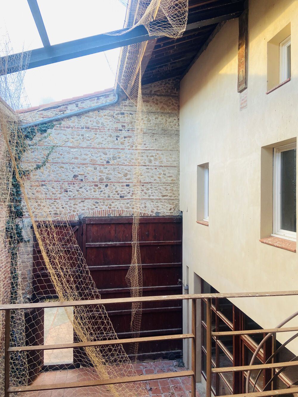 Perpignan Sud - grande habitation avec annexes et bureaux