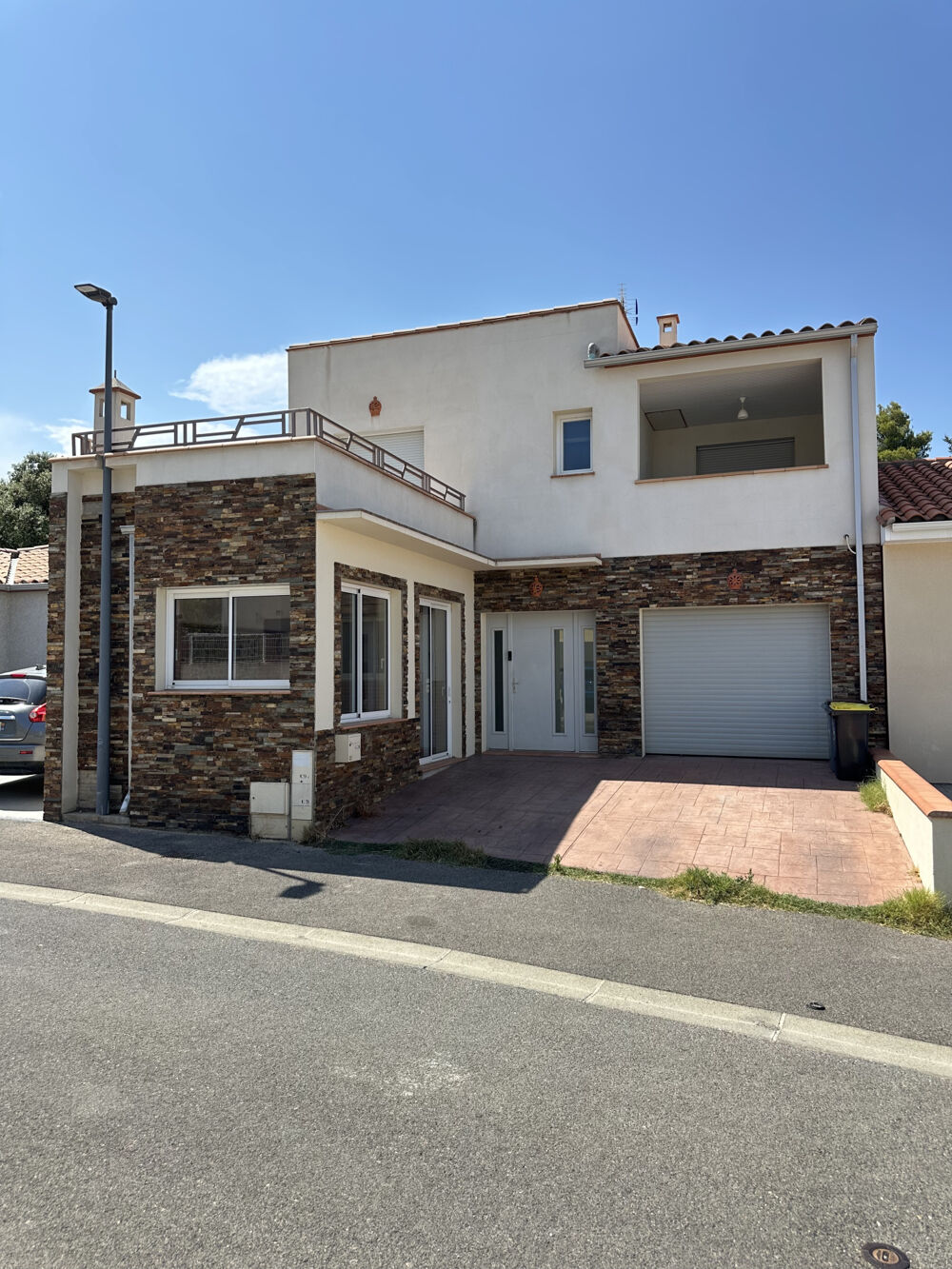Maison 3 chambres, garage, sous-sol, terrasses