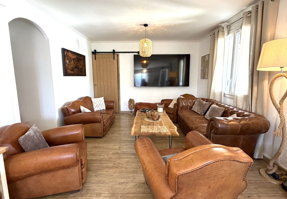 Vente villa Plain Pied entièrement rénovée + dépendance avec piscine et jacuzzi 66250 Saint Laurent de la Sala