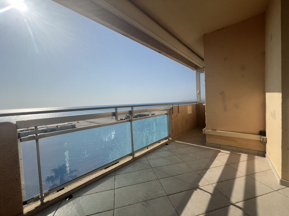 Vente Appartement CANET PLAGE - F3 de 75m2 avec parking et vue mer Canet plage