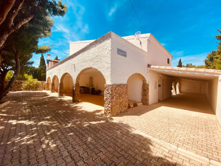  Propriété/château à vendre 7 pièces 299 m²