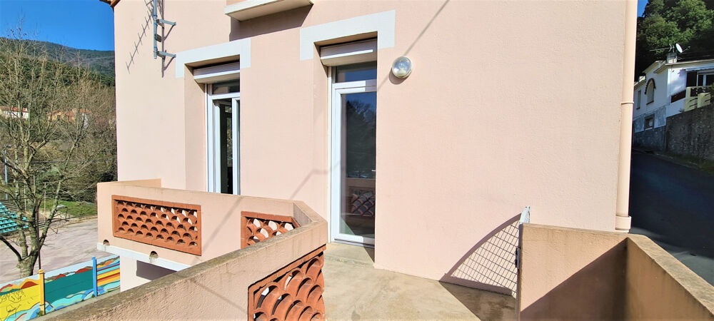 Location Appartement DUPLEX - TERRASSE - FACILITE DE STATIONNEMENT - 2EME ETAGE Arles sur tech