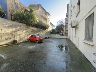  Parking / Garage � louer 