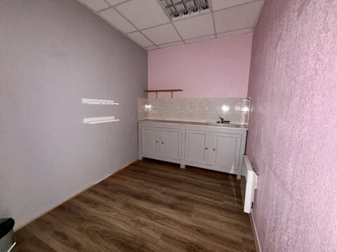   ILLE SUR TET - LOCAL COMMERCIAL A LOUER DANS LE CENTRE 