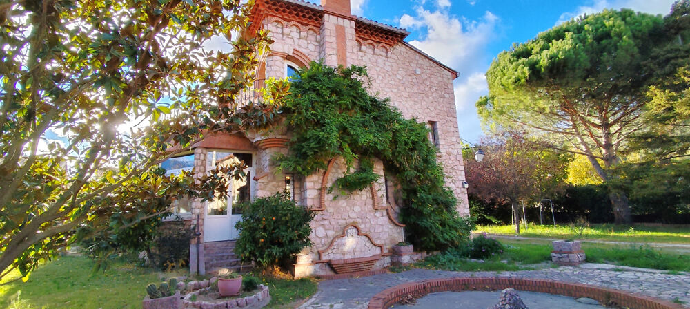 PRADES - MAISON BOURGEOISE AUTHENTIQUE EN MARBRE ROSE - PISCINE - VUE CANIGOU