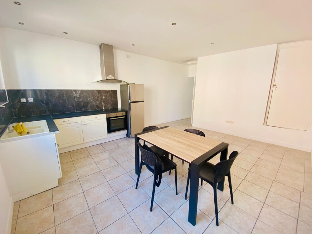 Vente Immeuble Saint-Cyprien Village Maison de village divisée en 2 logements avec garage ! St cyprien