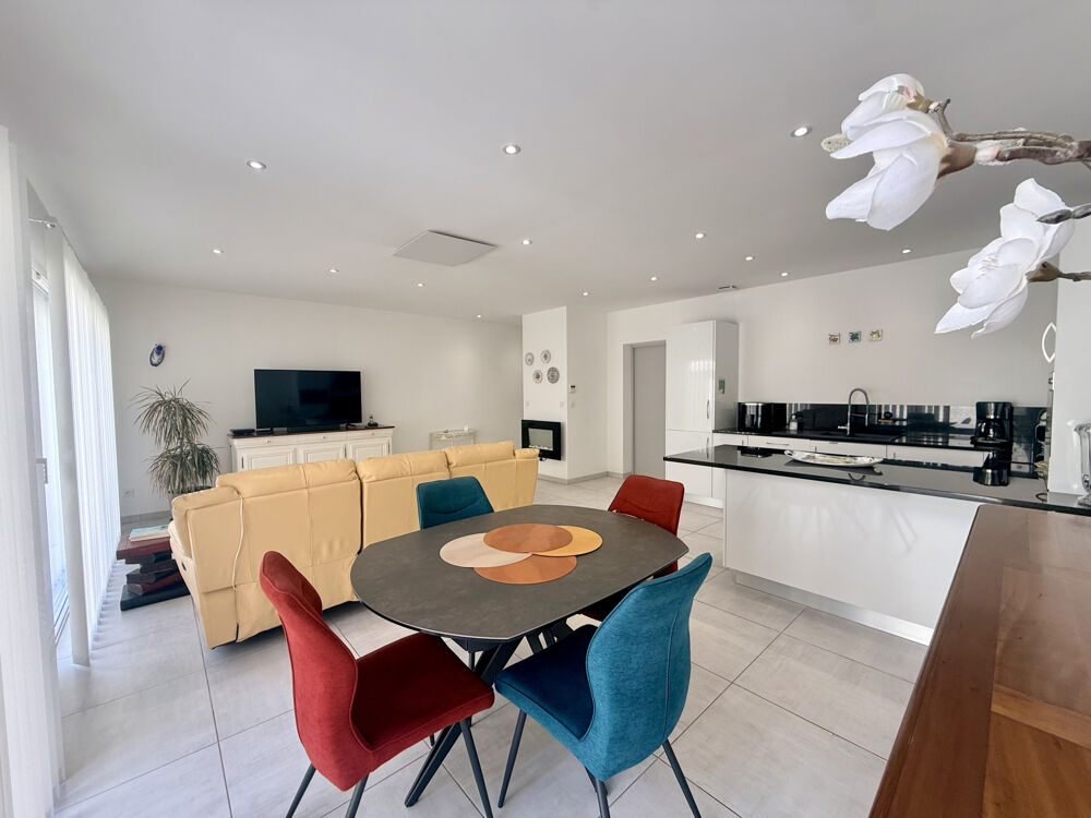 Vente villa récente 2018, de type T4 et grand garage, 66300 Llupia.