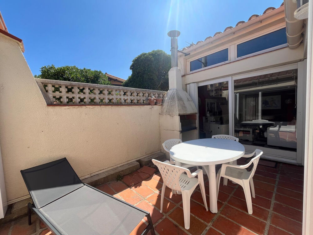 Belle opportunité ! 150 mètres de la plage maison avec patio et parking sans copropriété !
