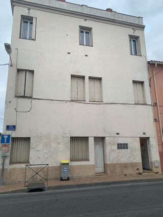  Immeuble à vendre 11 pièces 180 m²