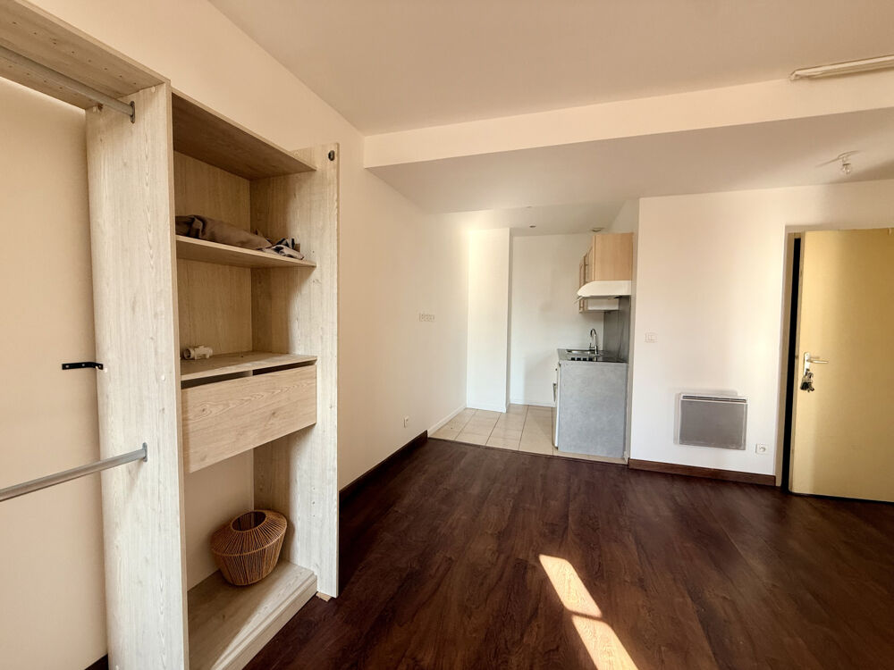 Vente Appartement Vente appartement t2 au dernier étage, place jean moulin, 66000 Perpignan. Perpignan