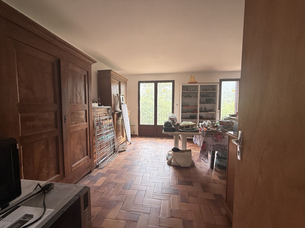 Villa 3 faces de type T6 plus bureau et sous sol, 66230 Prats-de-mollo-la-preste.