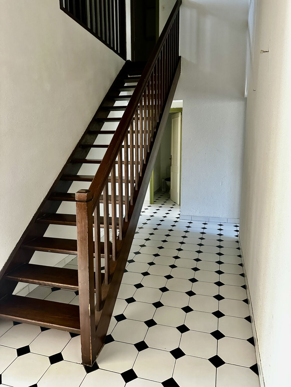 Maison familiale en 3 faces de type T6, et, garage, 66000 Perpignan Sud. Quartier porte d'espagne