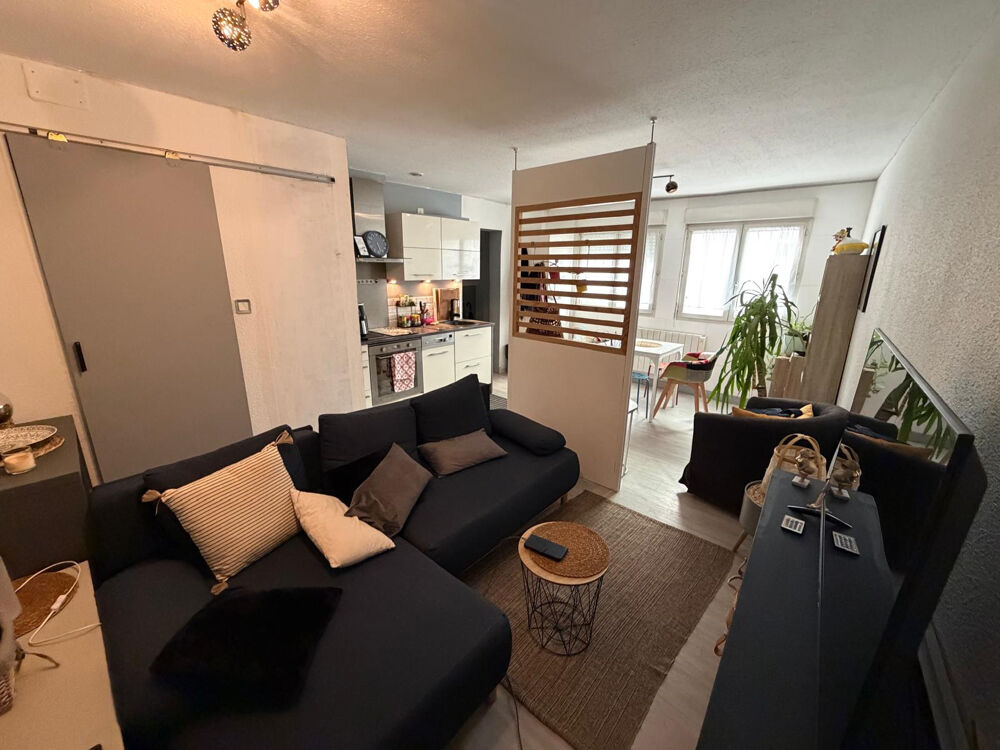 Maison de village, de type t3 et combles, 66740 Saint Génis Des Fontaines.