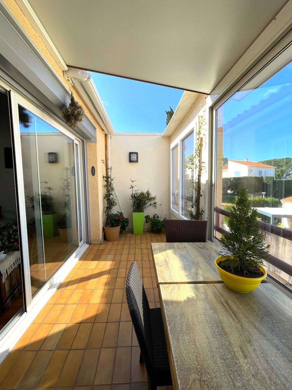 Vente appartement avec terrasse et garage vue lac, 66180 Villeneuve de la Raho.