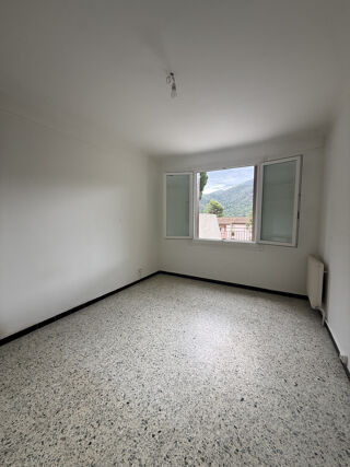  Appartement à louer 3 pièces 68 m²